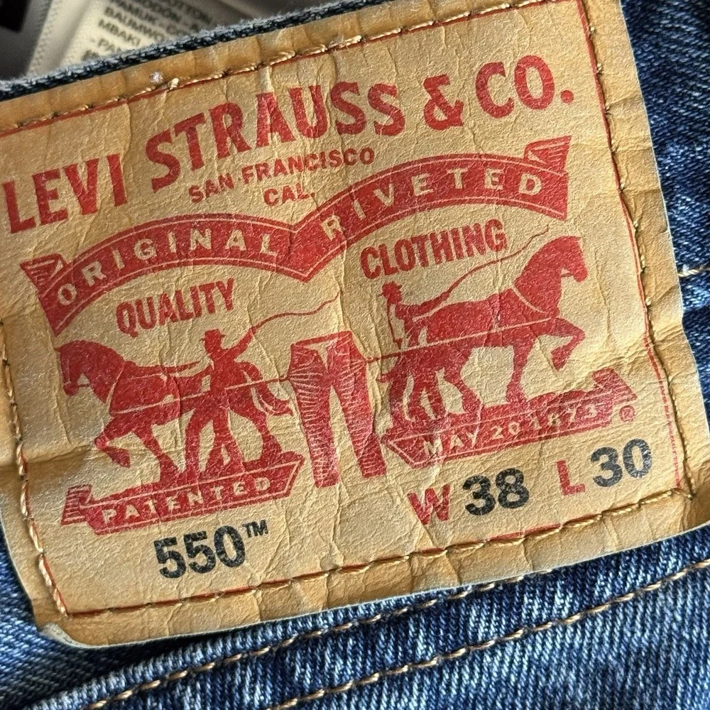 Levi's 550 Relaxed Fit Jeans W38 L30 Medium Wash Straight Leg‎ Denim